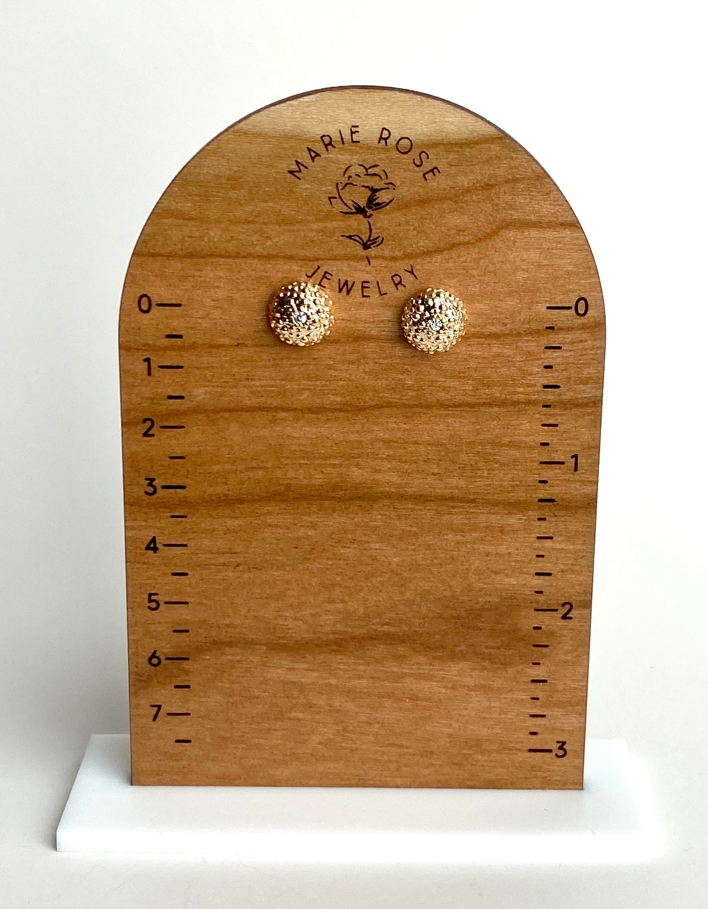 Round Studs