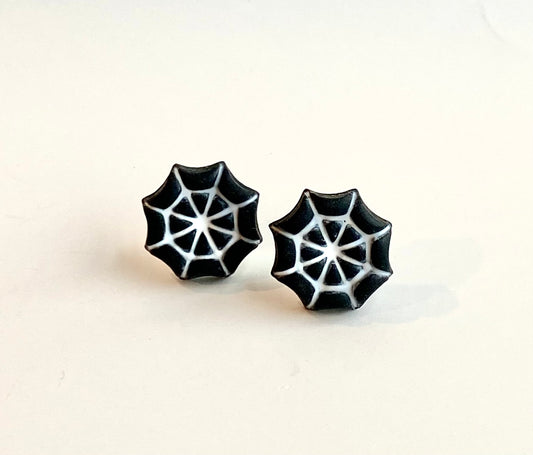 Spiderweb Studs